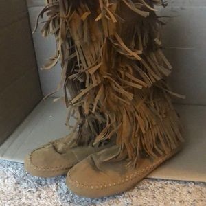 Fringe boots